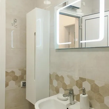 Bright & Cozy For 4 Guests In Centre Appartamento Plovdiv