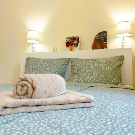 Διαμέρισμα Bright & Cozy For 4 Guests In Centre *