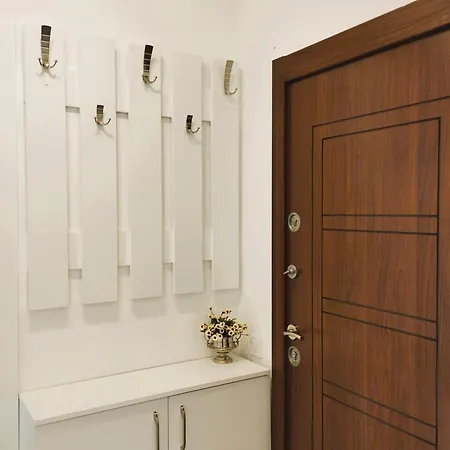 Апартамент Bright & Cozy For 4 Guests In Centre Пловдив