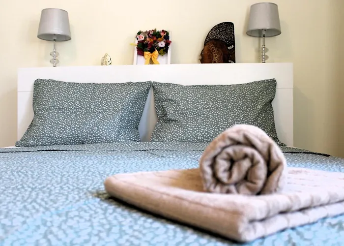 Bright & Cozy For 4 Guests In Centre 플로브디프