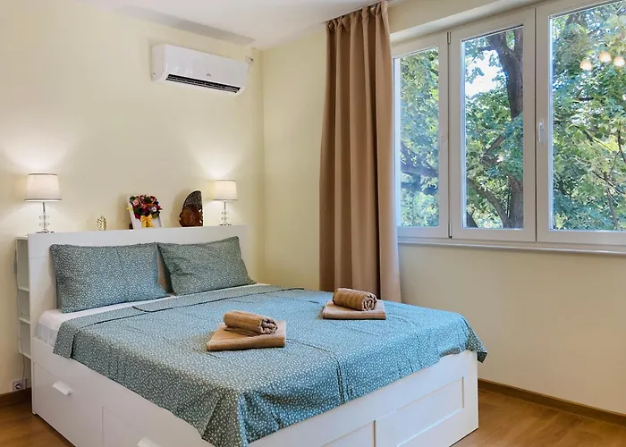 Bright & Cozy For 4 Guests In Centre 아파트