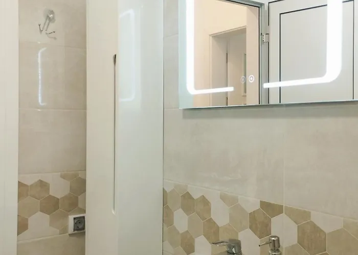 Bright & Cozy For 4 Guests In Centre 아파트 플로브디프