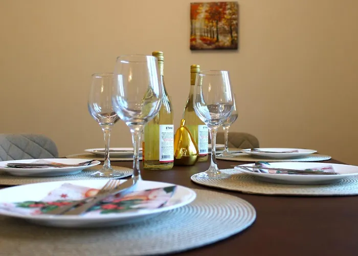 Bright & Cozy For 4 Guests In Centre