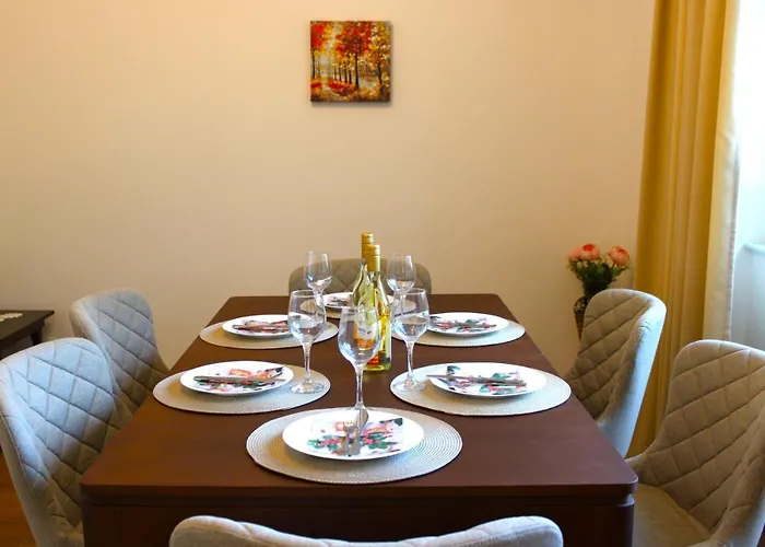 아파트 Bright & Cozy For 4 Guests In Centre 플로브디프