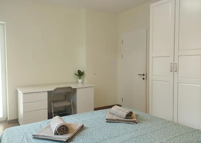 아파트 Bright & Cozy For 4 Guests In Centre 플로브디프